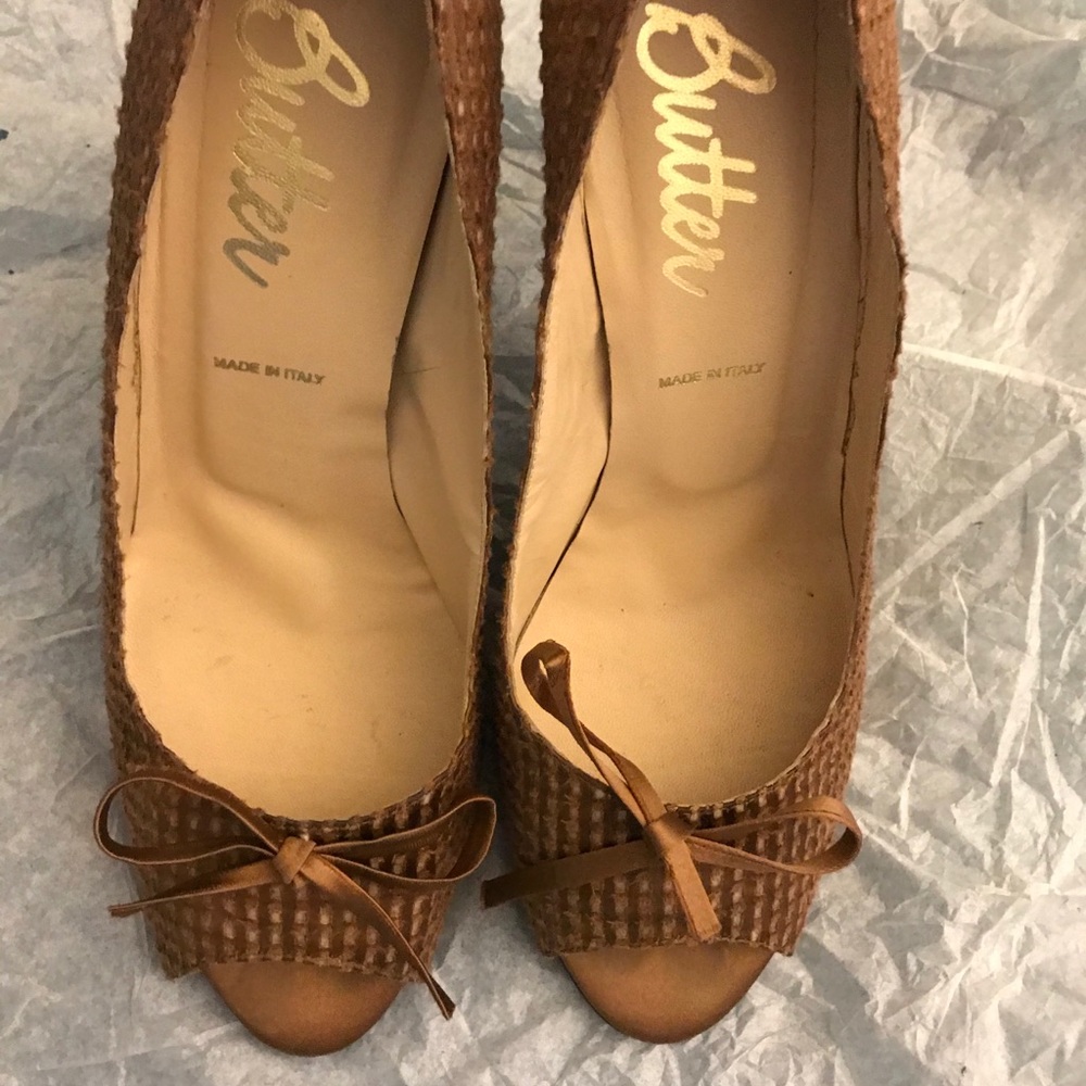 Brown butter shoes. Size 10.